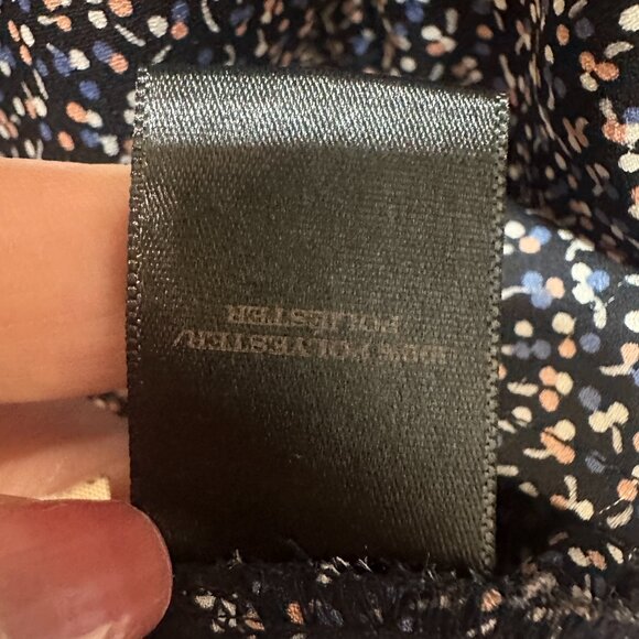 ANN TAYLOR Petite Med Navy Blue w/floral design V Neck Flowy Long Sleeve - Picture 11 of 13